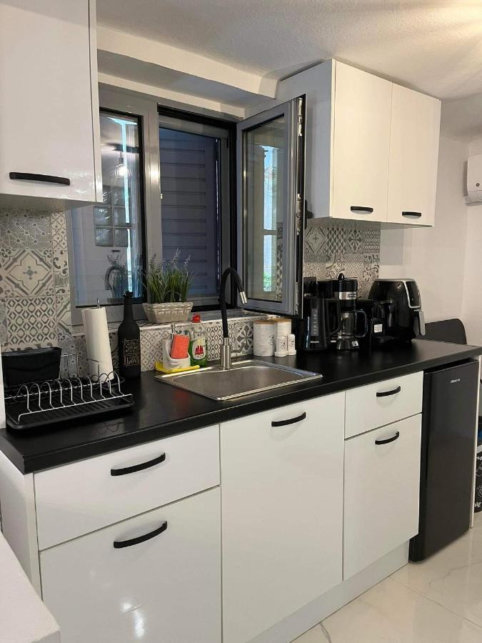 Riviera-Melrod-Athens Apartment Bagian luar foto