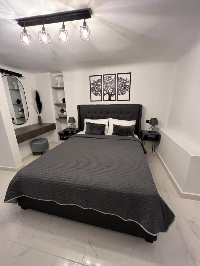 Riviera-Melrod-Athens Apartment Bagian luar foto